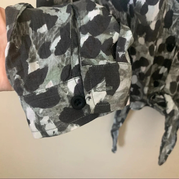 Cloth & Stone Anthropologie Leopard Print Button Tie Front Top size M - Picture 4 of 7